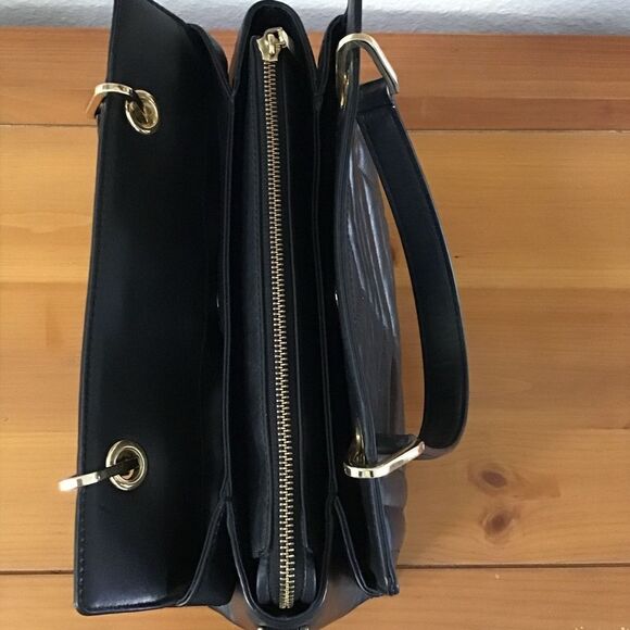 Michael Kors Susan Black Leather Quilted Medium Bag - Picture 13 of 15